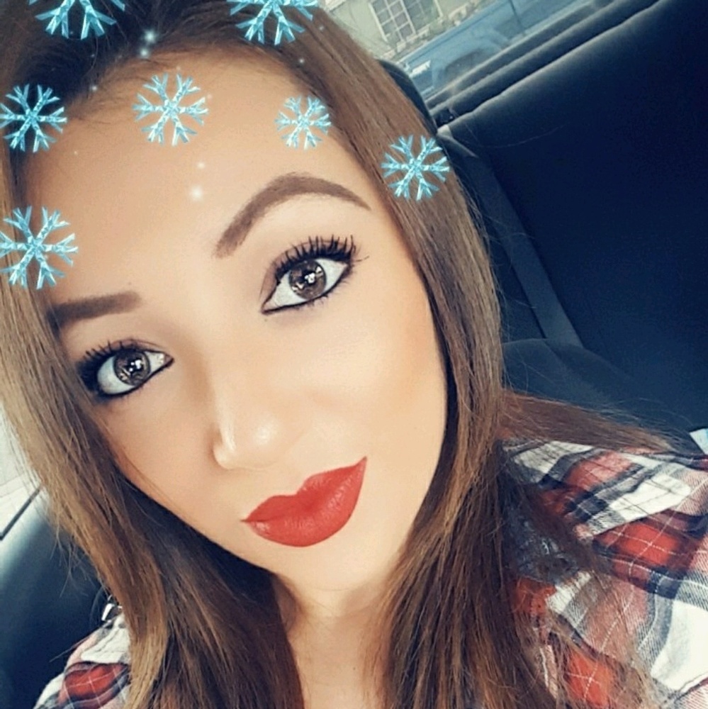 Meet your Posher, Carina